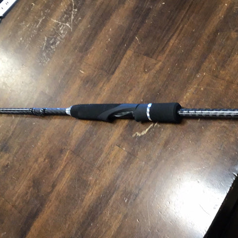 13 fishing Black out rod