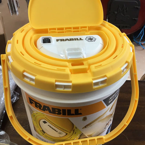 Frabill insulated bait bucket with airator
